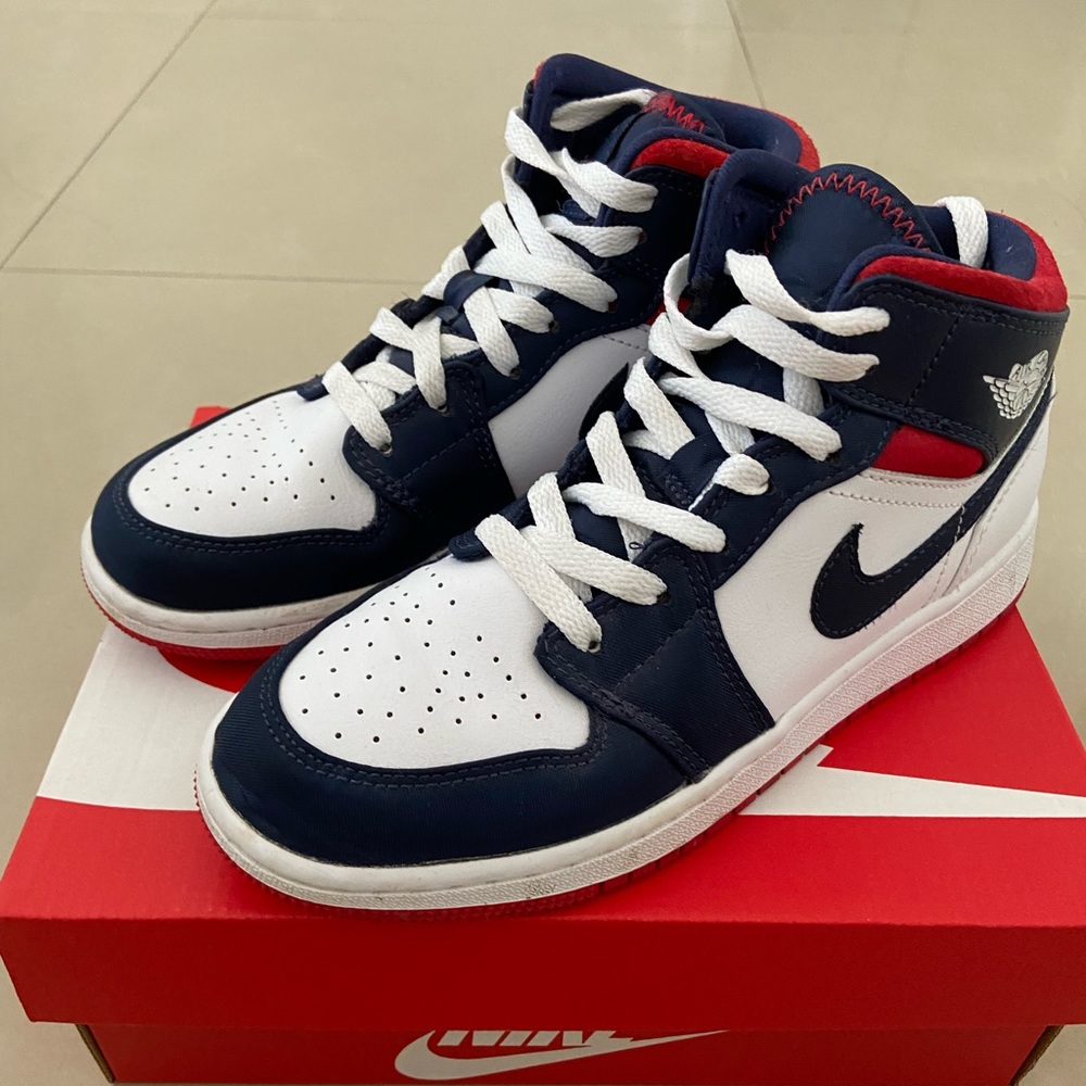 Air Jordan 1 Mid SE